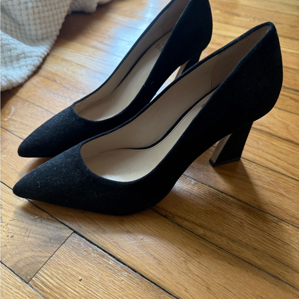 Vince Camuto black suede unworn heels